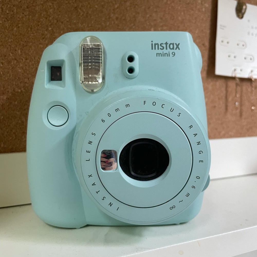 Fujifilm aims tax Mini 9 color mint.